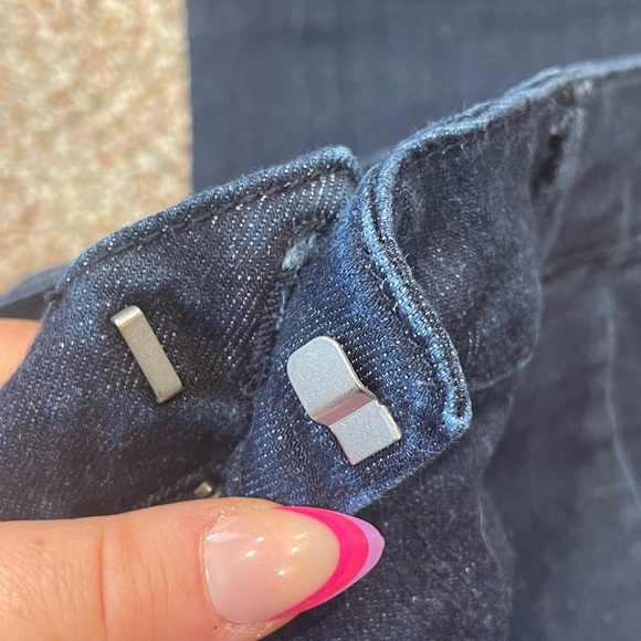 Tommy Hilfiger Flared Trouser Jeans - Picture 7 of 11